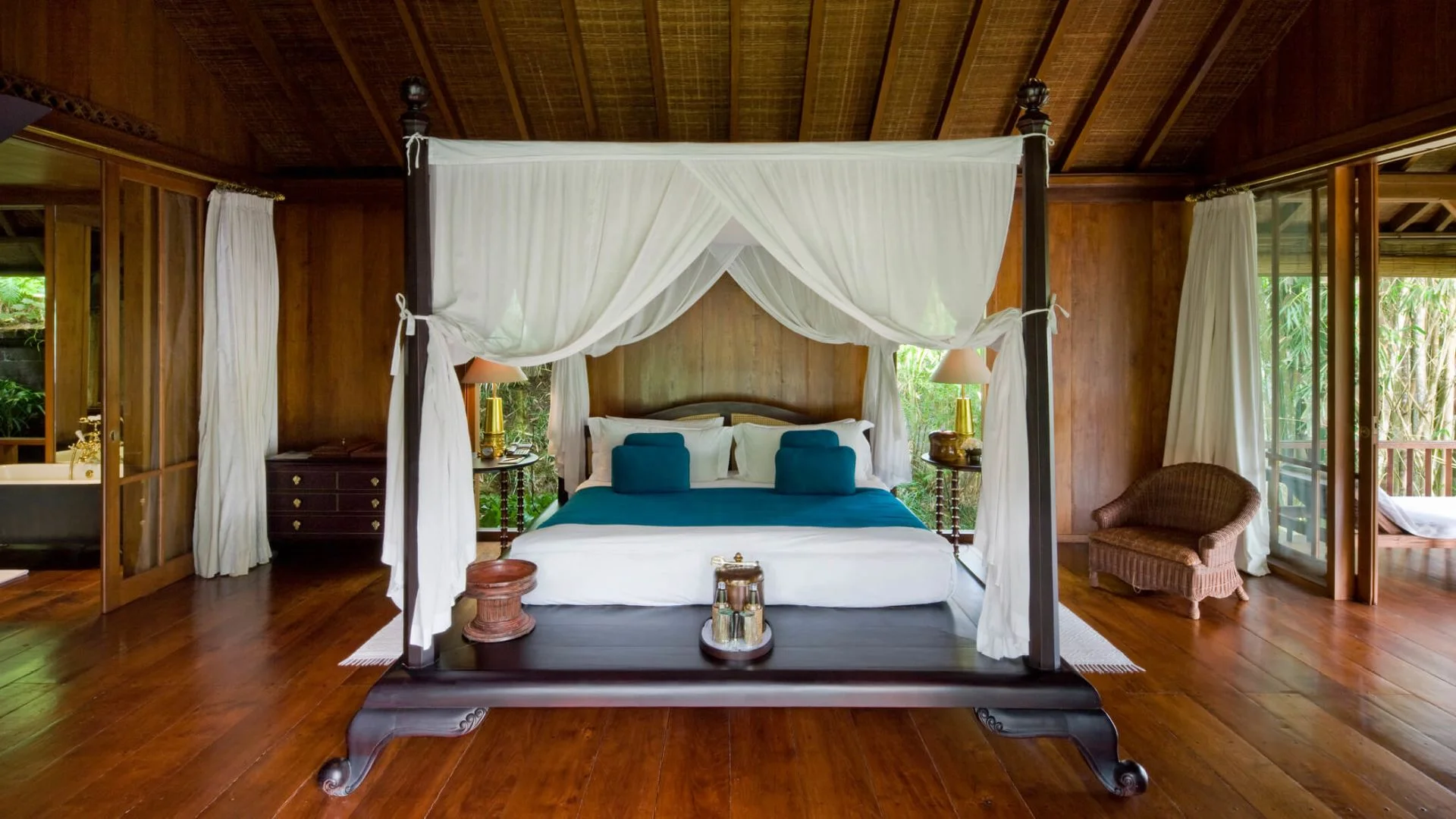 5BR Umabona Residence